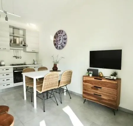 Ad Apartamento *
